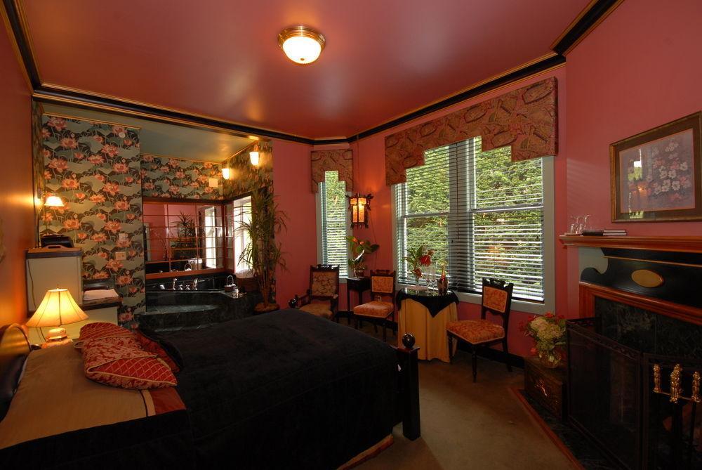Humboldt House Bed & Breakfast ビクトリア エクステリア 写真